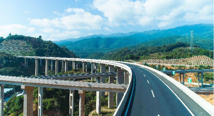 怒江通高速公路了！
